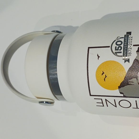 Hydro Flask - Yellowstone 150th (1872 - 2022) Anniversary - Picture 5 of 9